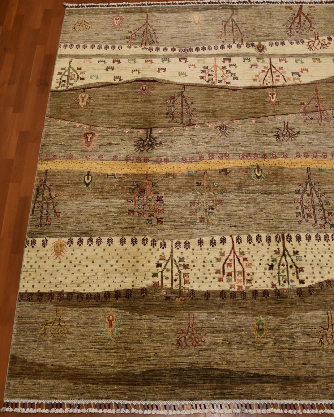 Sultani Hand-Knotted Wool Rug 5' x 8'