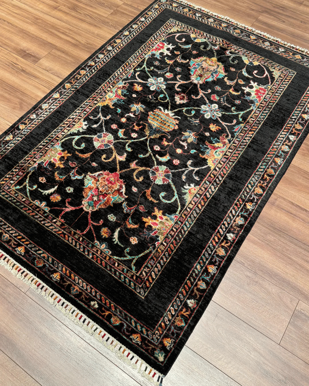 Sultani Hand-Knotted Wool Rug 4' x 6'