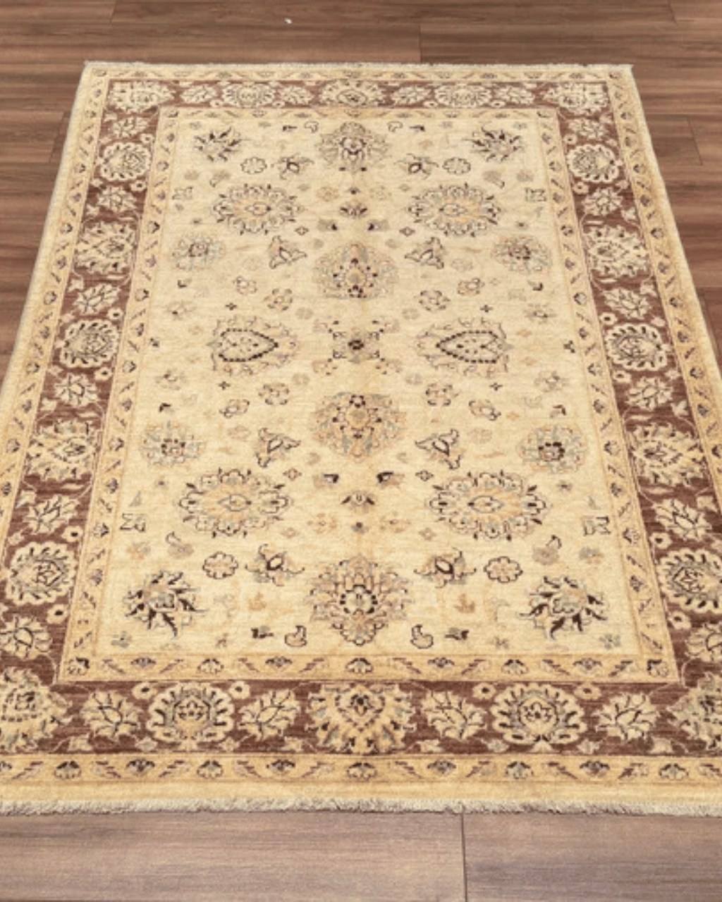 Ushak Hand-Knotted Wool Rug 4' x 6'