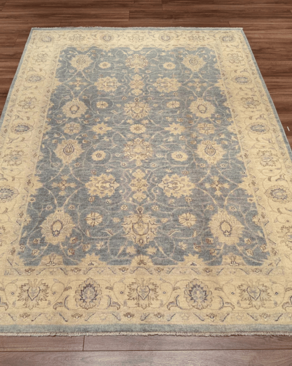 Ushak Hand-Knotted Wool Rug 6' x 8'