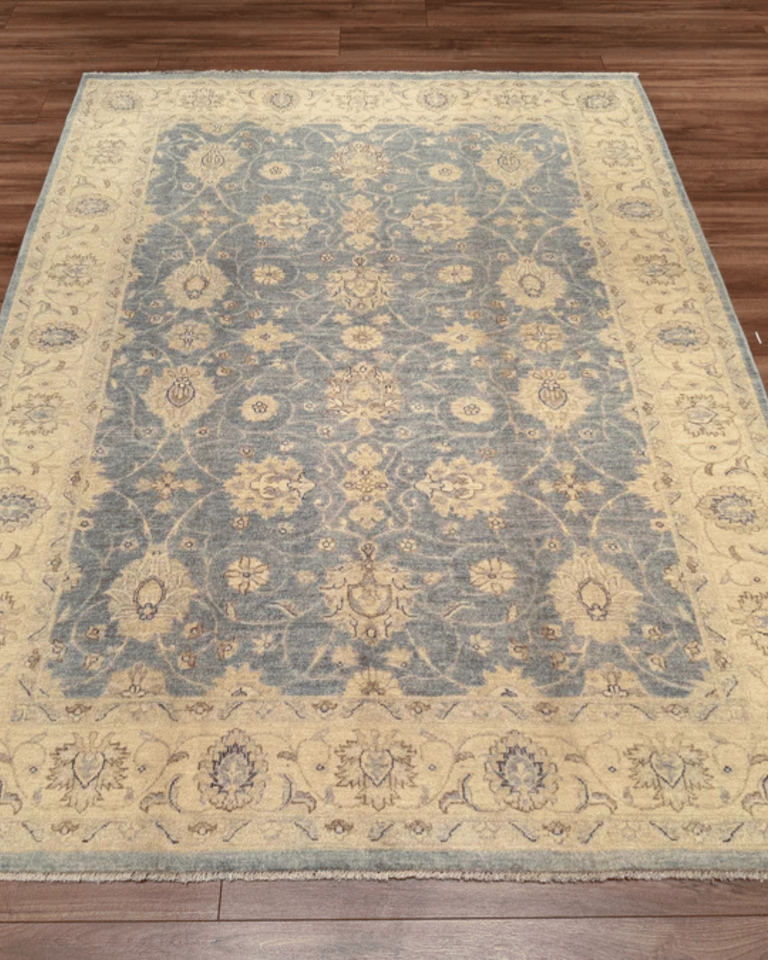Ushak Hand-Knotted Wool Rug 6' x 8'