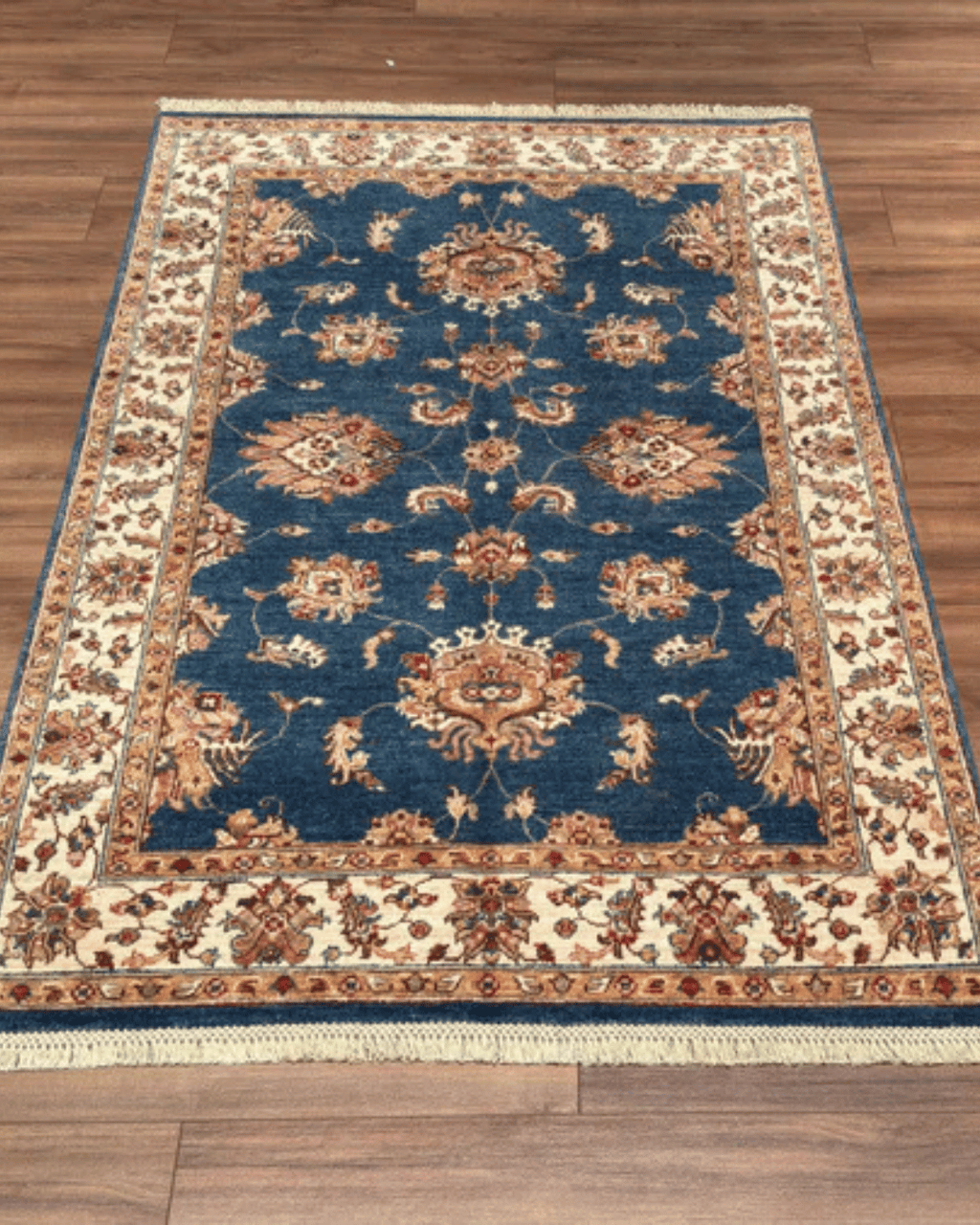 Ushak Hand-Knotted Wool Rug 4' x 6'