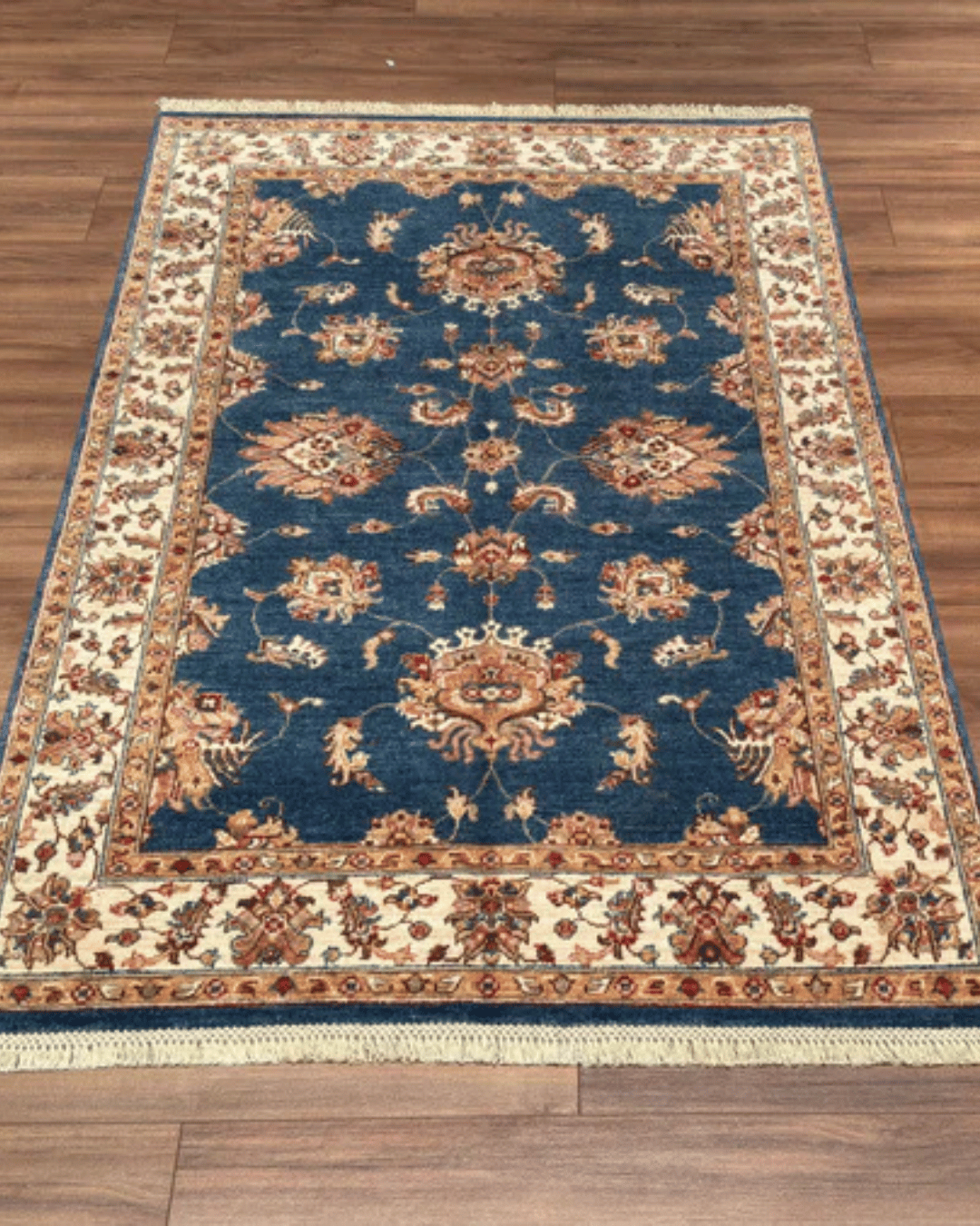 Ushak Hand-Knotted Wool Rug 4' x 6'