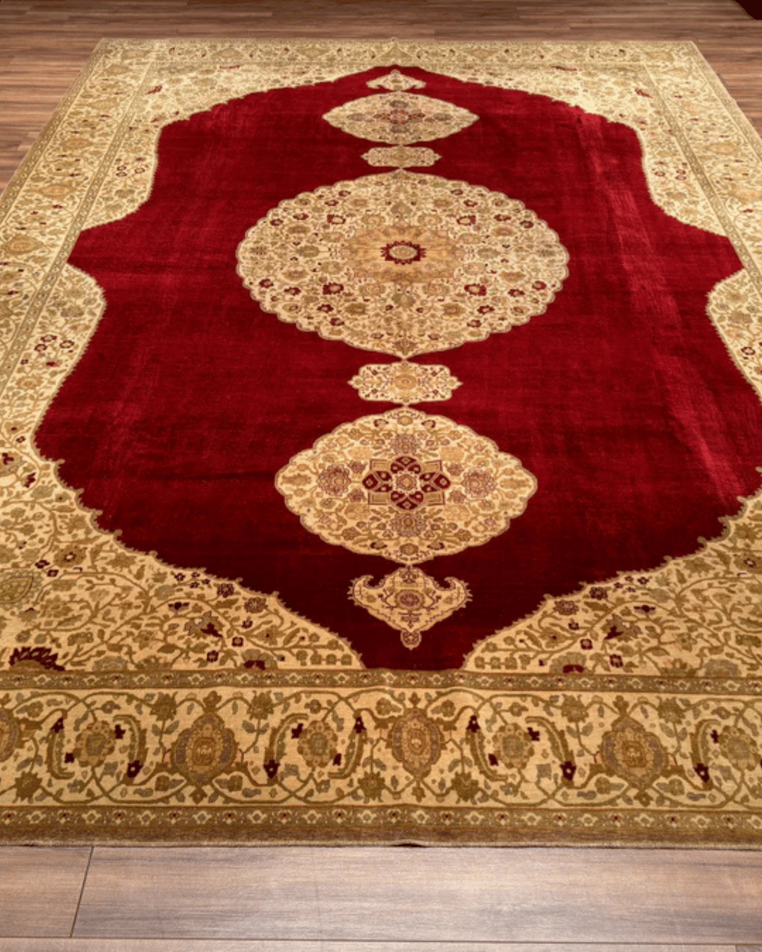 Ushak Hand-Knotted Wool Rug 10' x 14'