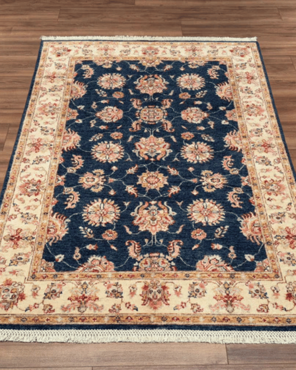 Ushak Hand-Knotted Wool Rug 4' x 6'