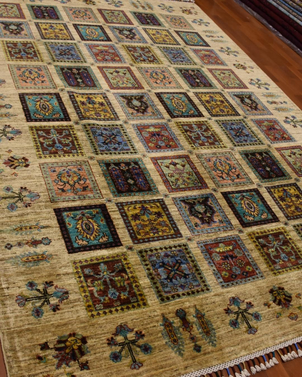 Sultani Hand-Knotted Wool Rug 5' 54" x 8'