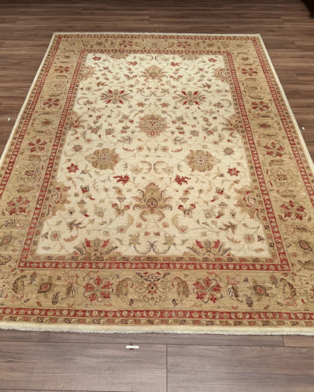 Ushak Hand-Knotted Wool Rug 7' x 10'