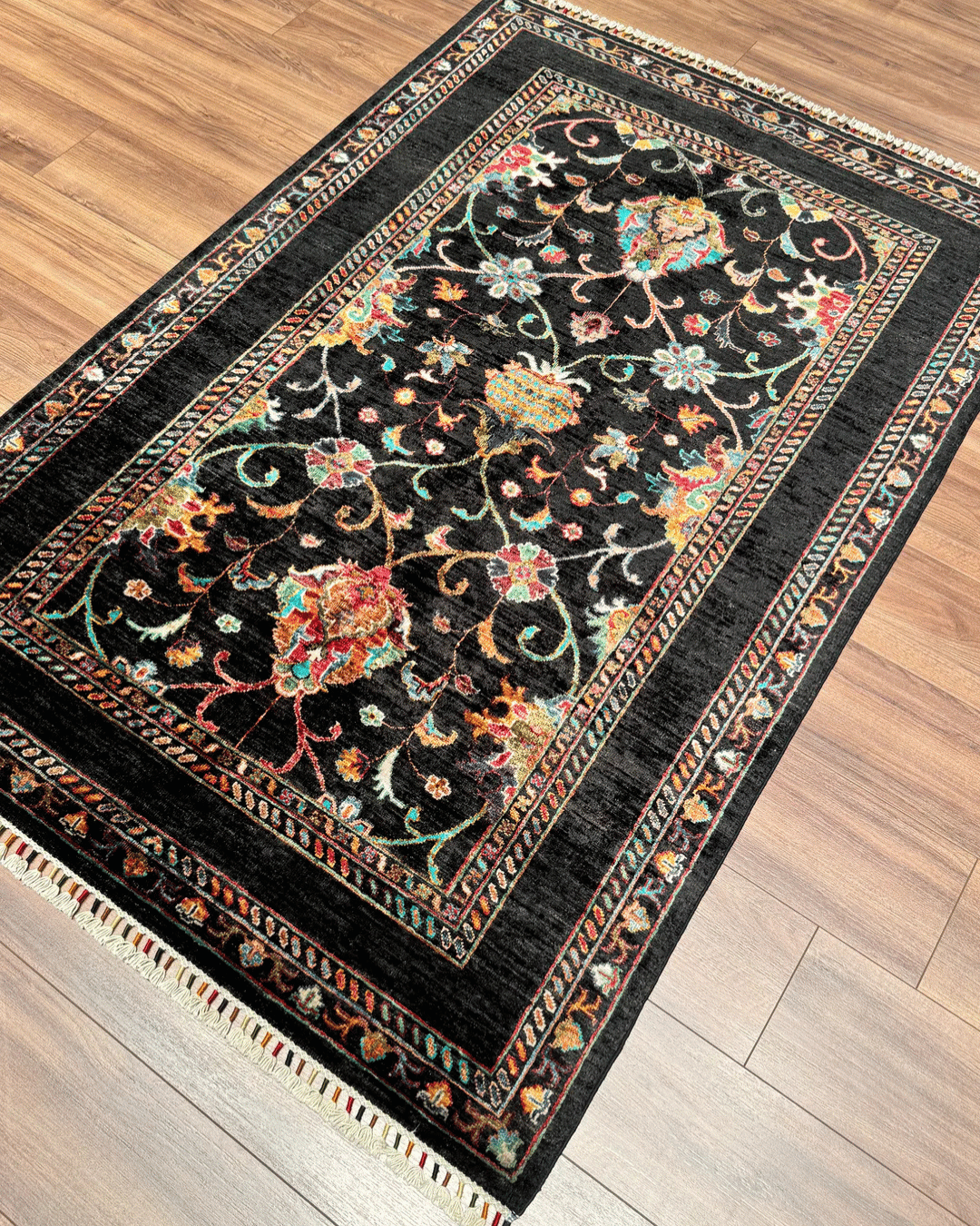 Sultani Hand-Knotted Wool Rug 4' x 6'