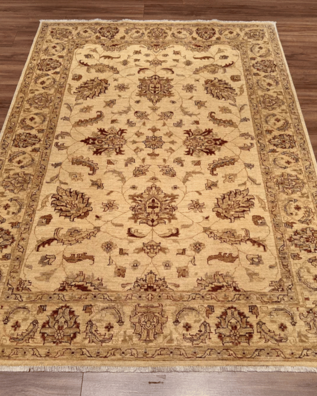 Ushak Hand-Knotted Wool Rug 6' x 8'