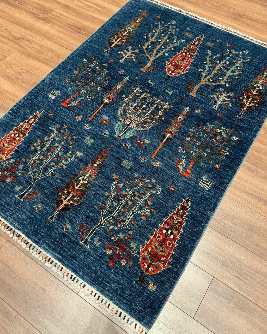 Sultani Hand-Knotted Wool Rug 4' 1" x 6' 1"