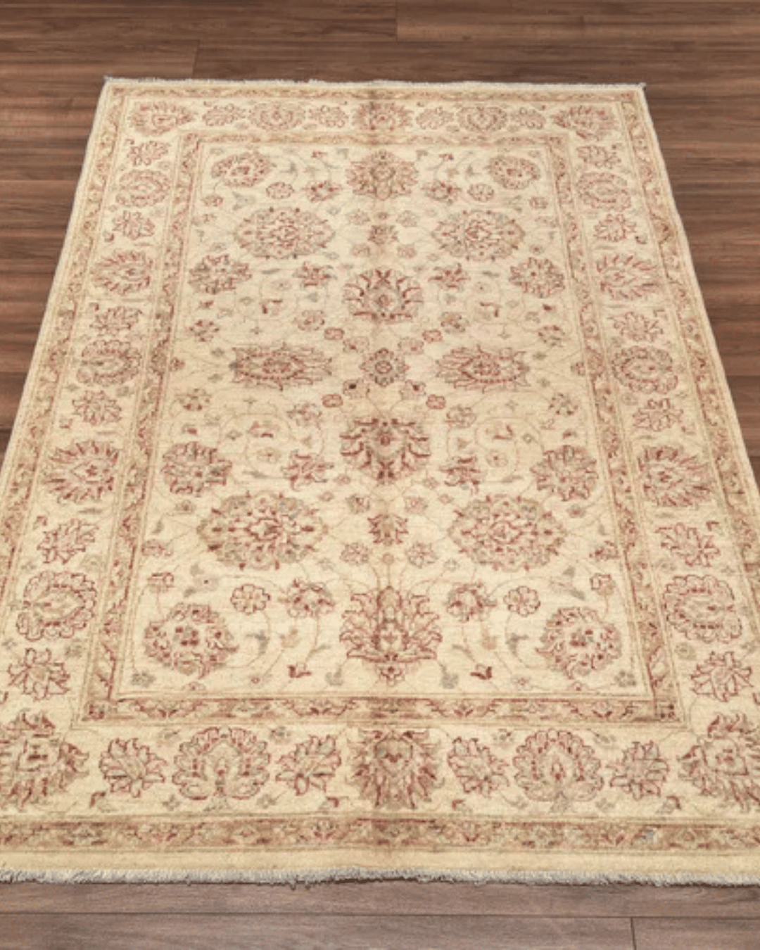 Ushak Hand-Knotted Wool Rug 4' x 6'