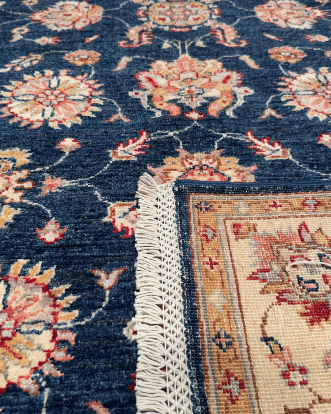 Ushak Hand-Knotted Wool Rug 4' x 6'