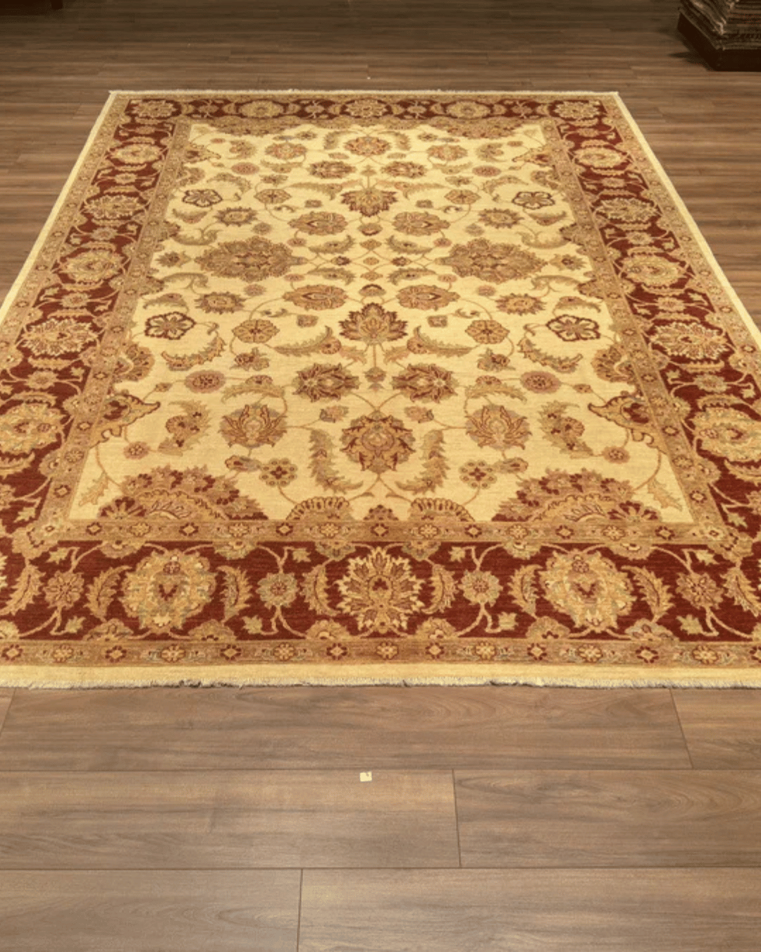 Ushak Hand-Knotted Wool Rug 8' x 11'