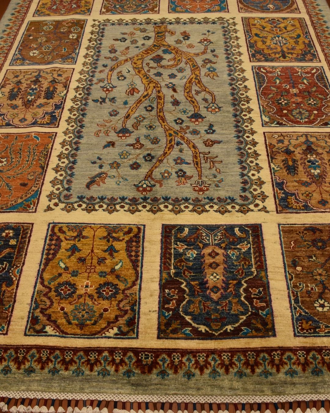 Veziri Hand-Knotted Wool Rug 5' x 7' 2"