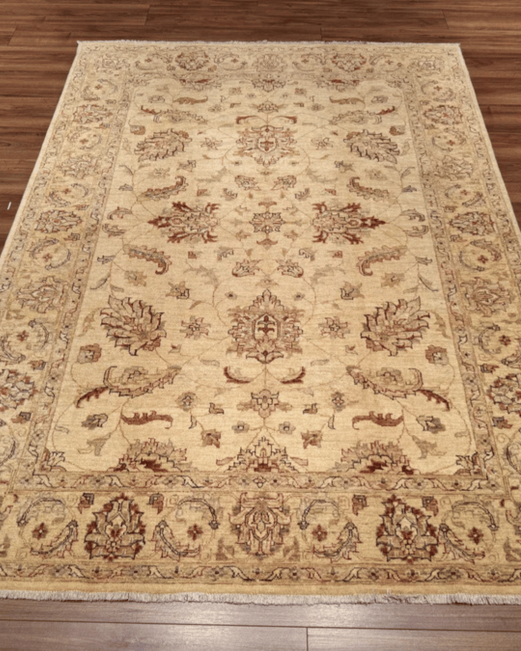 Ushak Hand-Knotted Wool Rug 6' x 8'