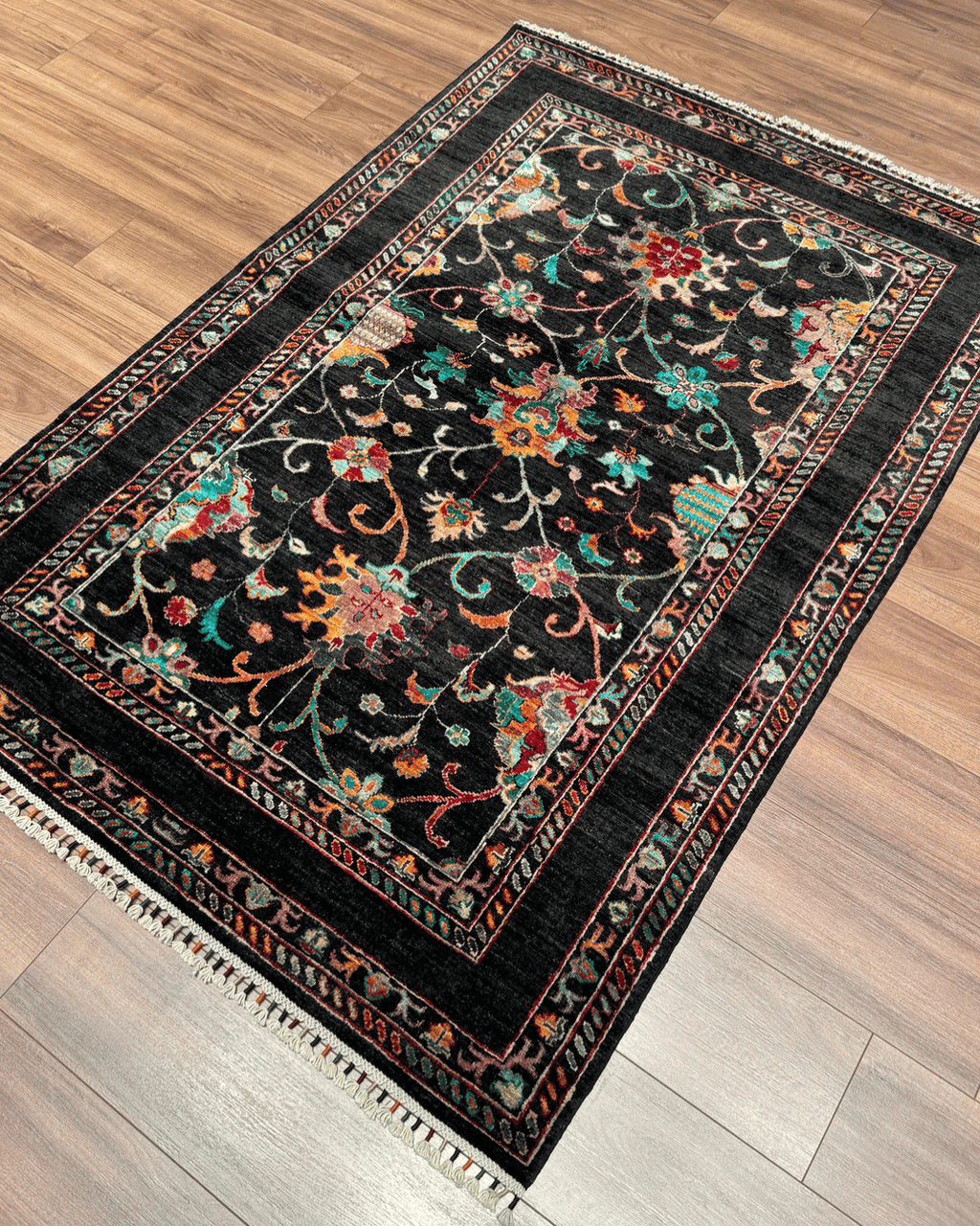 Sultani Hand-Knotted Wool Rug 4' 1" x 6'