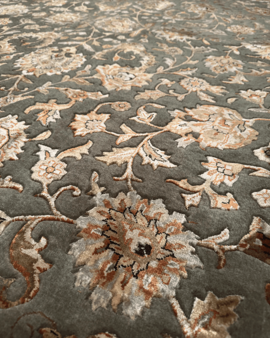 Ottoman Elegance Hand-Knotted Wool Rug 6' 6" x 9' 9"