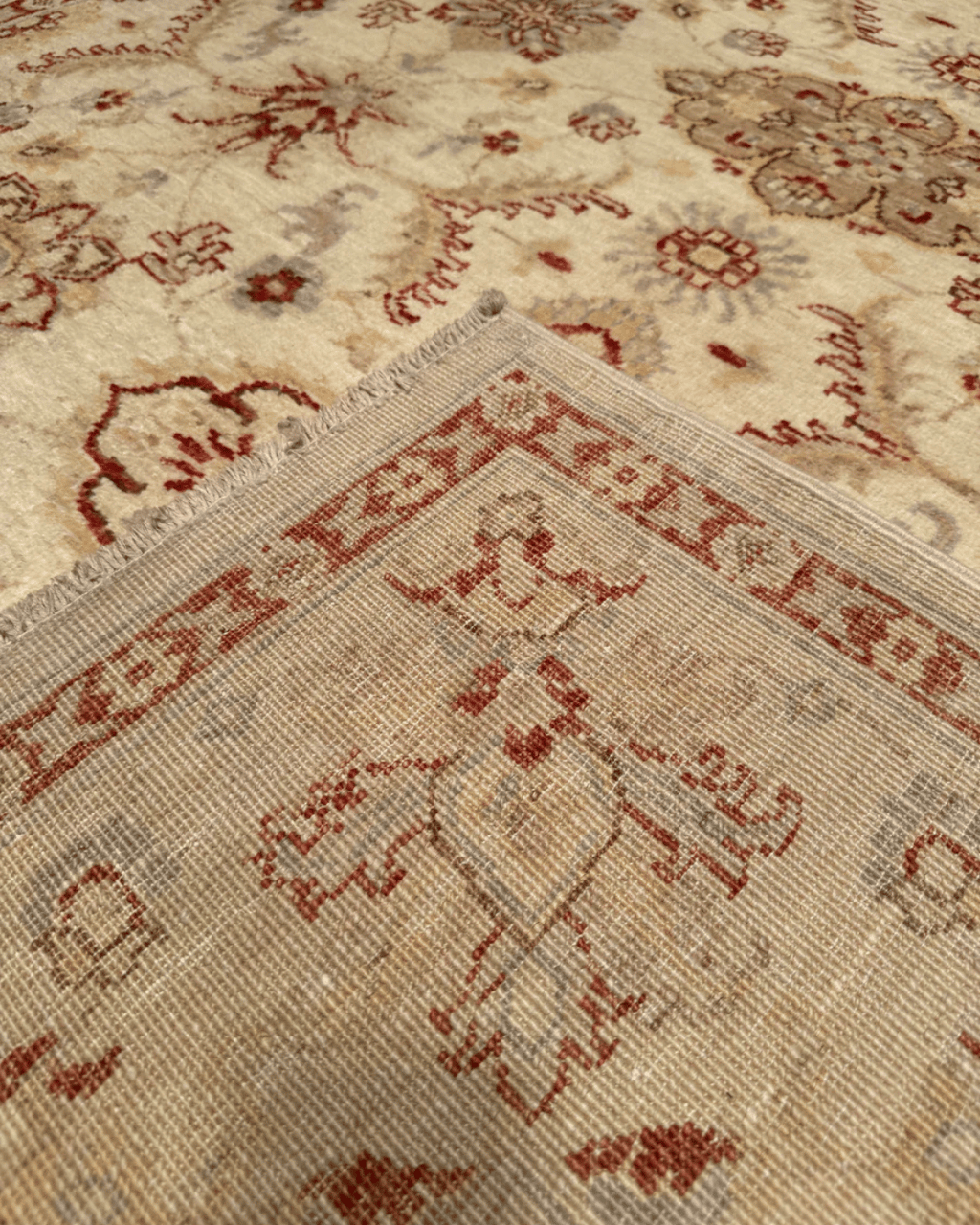 Ushak Hand-Knotted Wool Rug 6' x 8'