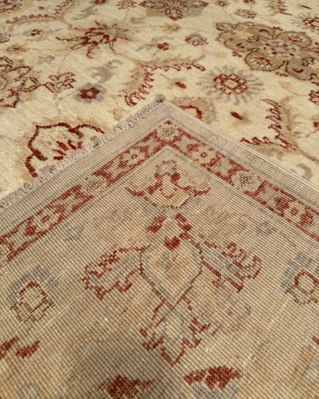 Ushak Hand-Knotted Wool Rug 6' x 8'