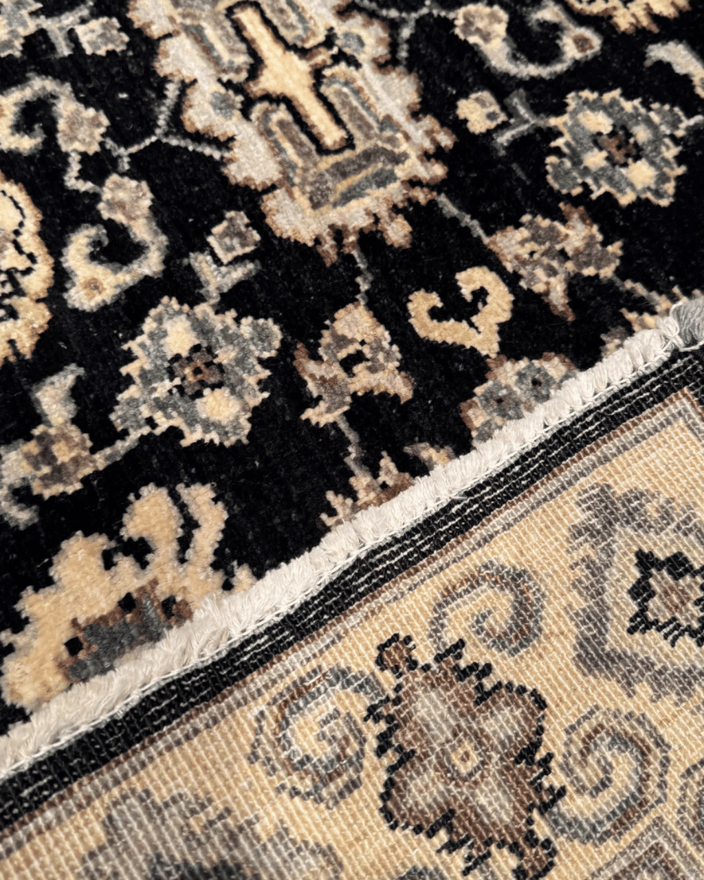 Ushak Hand-Knotted Wool Rug 3' x 5'