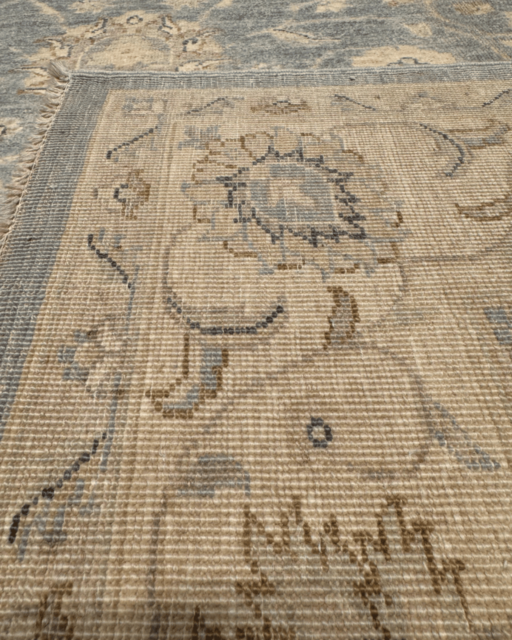 Ushak Hand-Knotted Wool Rug 6' x 8'