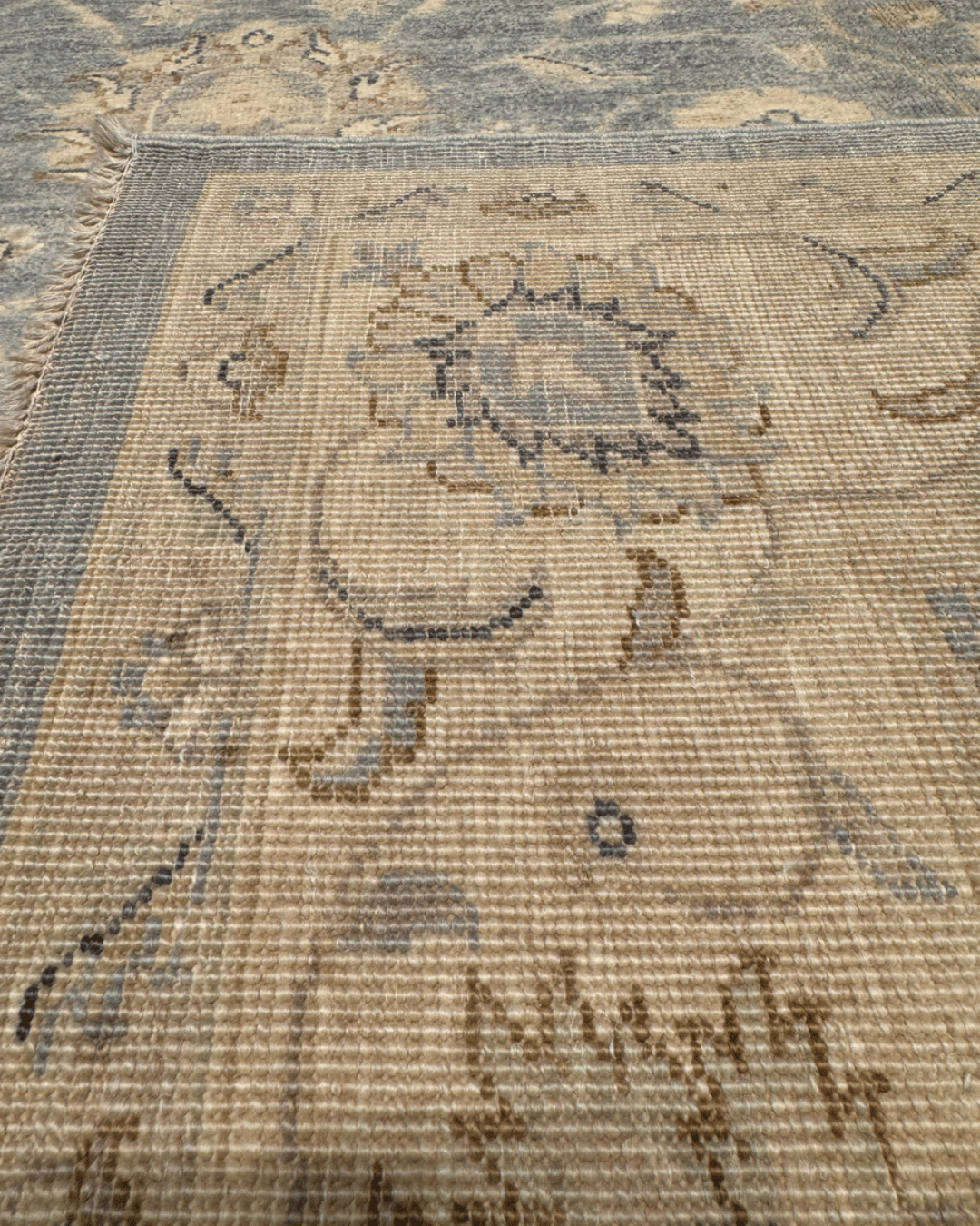 Ushak Hand-Knotted Wool Rug 6' x 8'