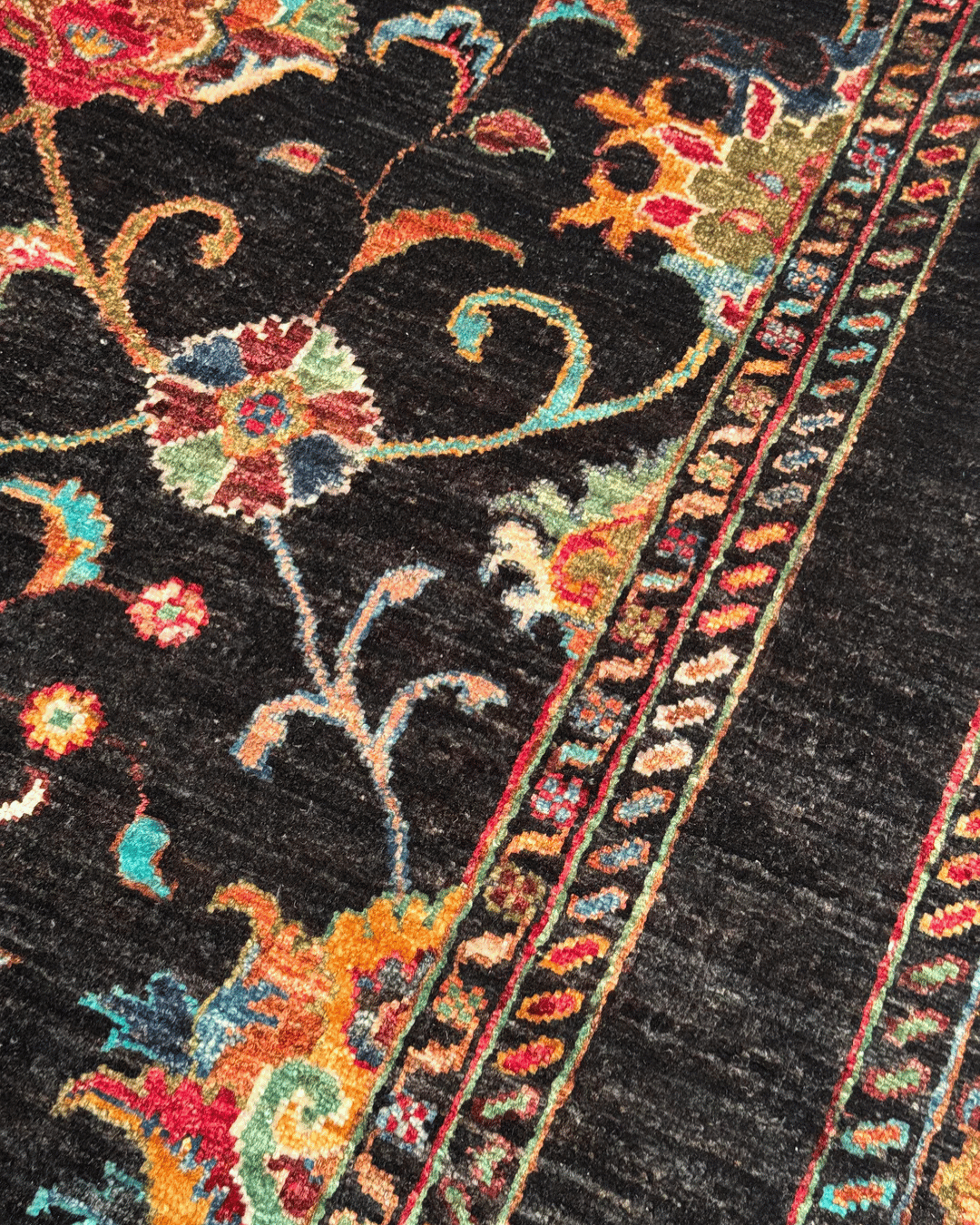 Sultani Hand-Knotted Wool Rug 4' x 6'