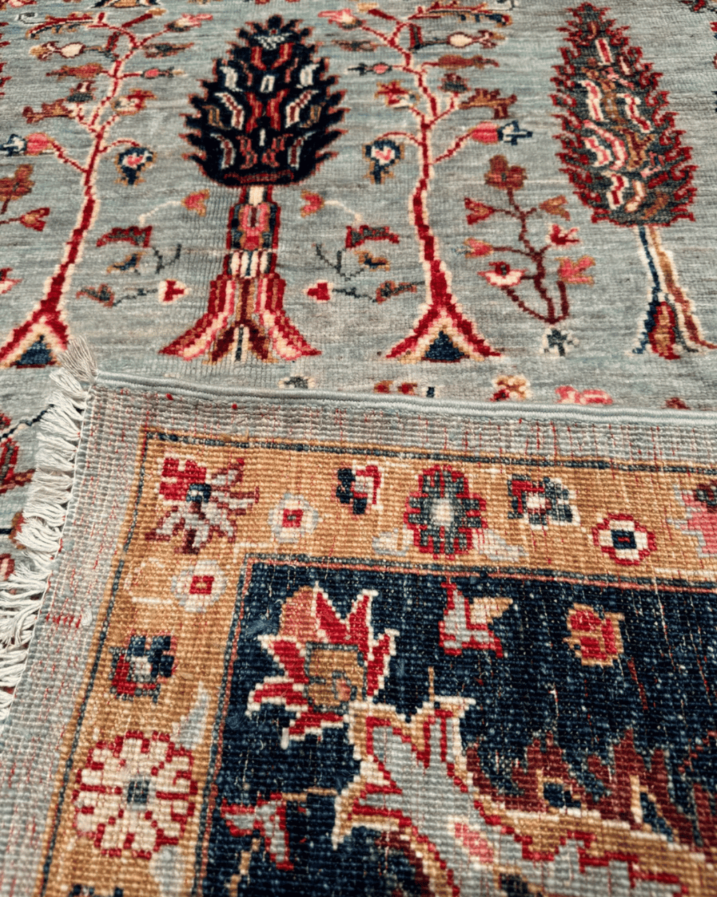 Ushak Hand-Knotted Wool Rug 7' x 9'