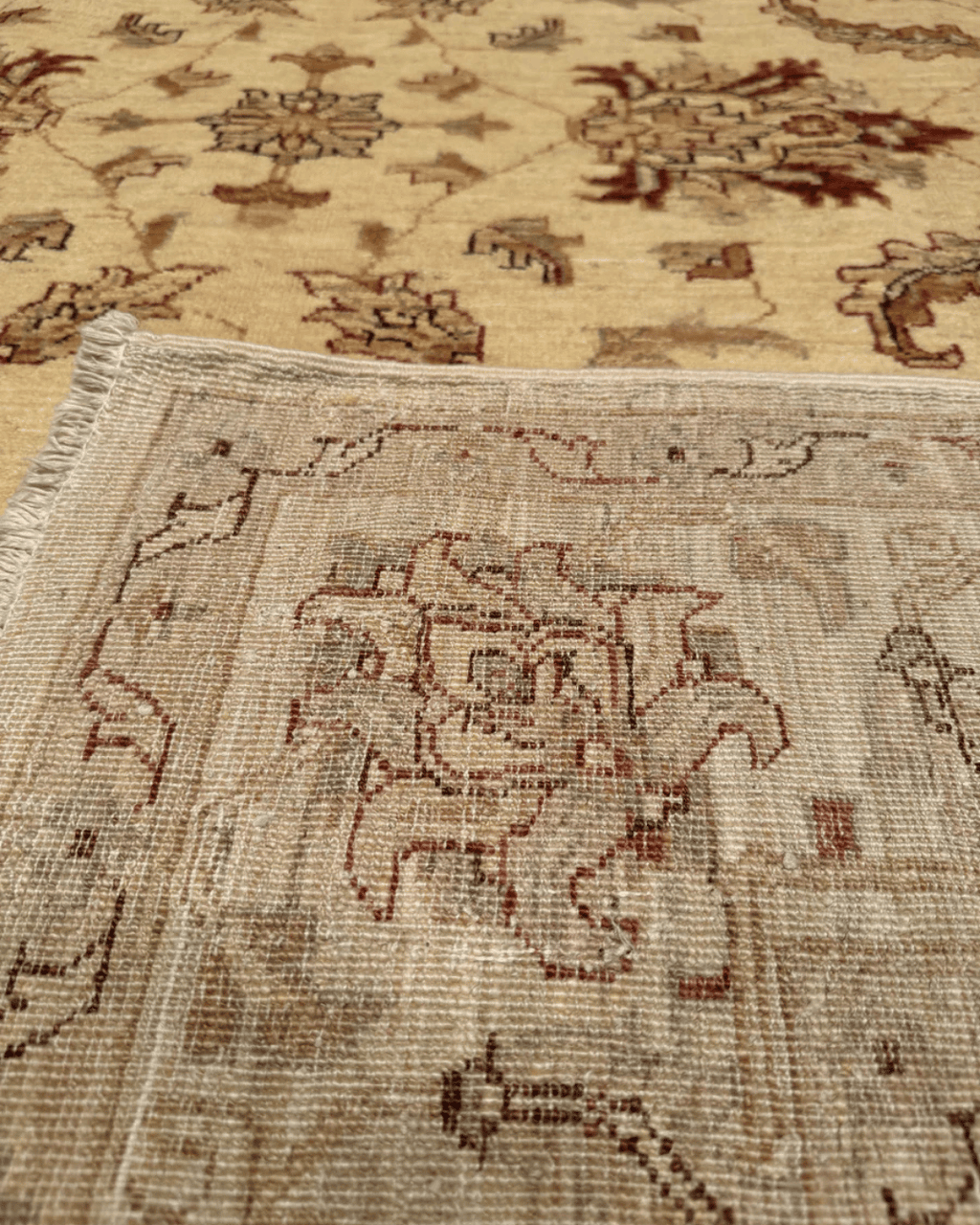 Ushak Hand-Knotted Wool Rug 6' x 8'