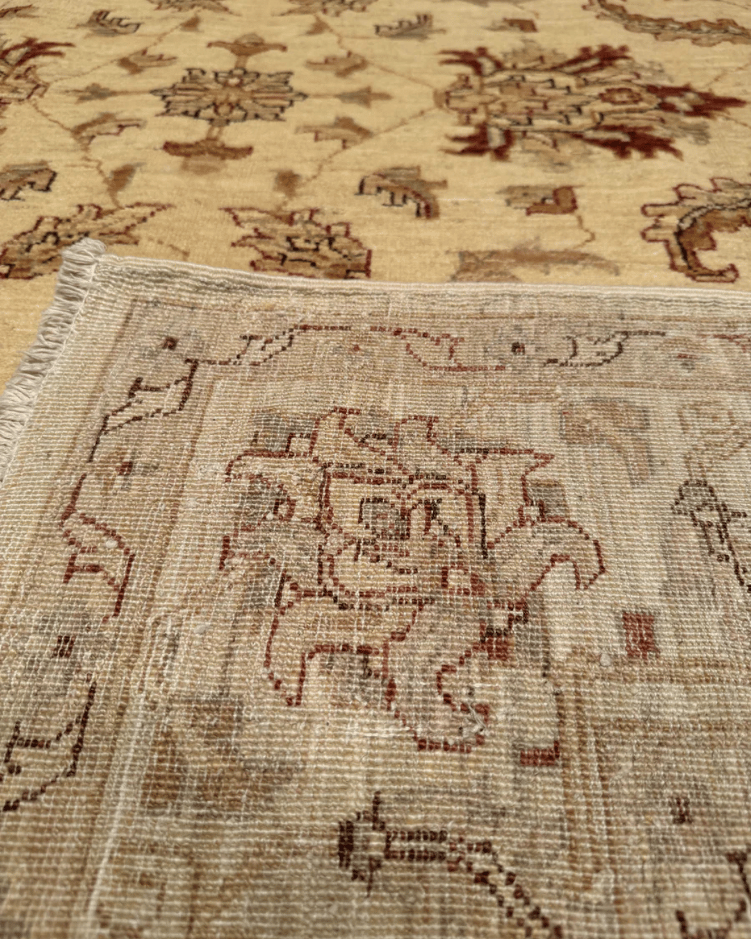 Ushak Hand-Knotted Wool Rug 6' x 8'