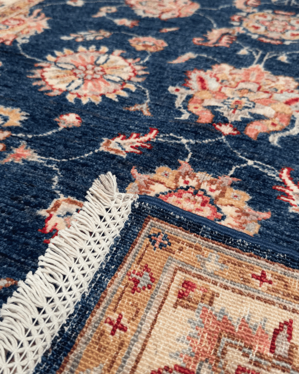 Ushak Hand-Knotted Wool Rug 4' x 6'