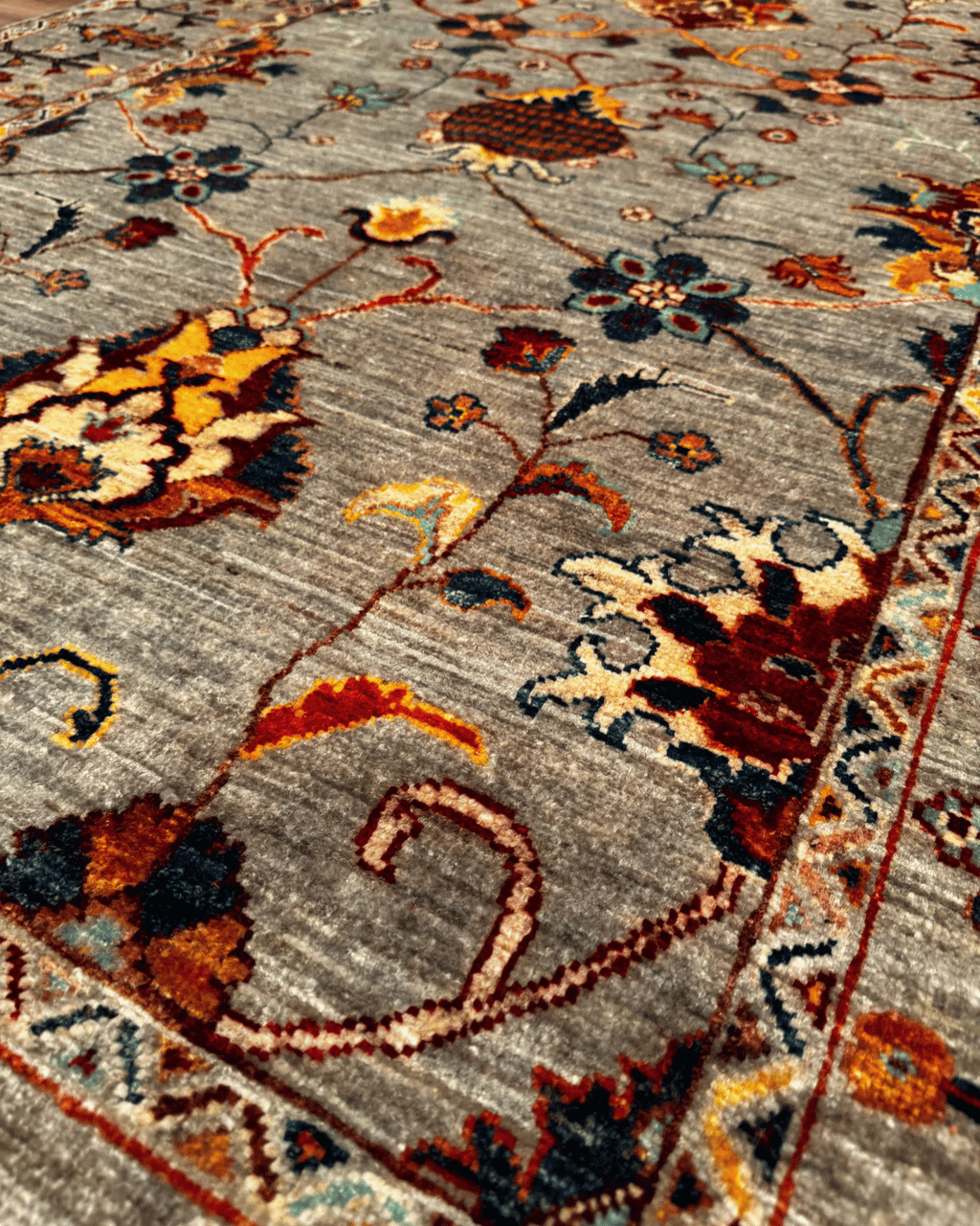 Sultani Hand-Knotted Wool Rug 4' x 6'