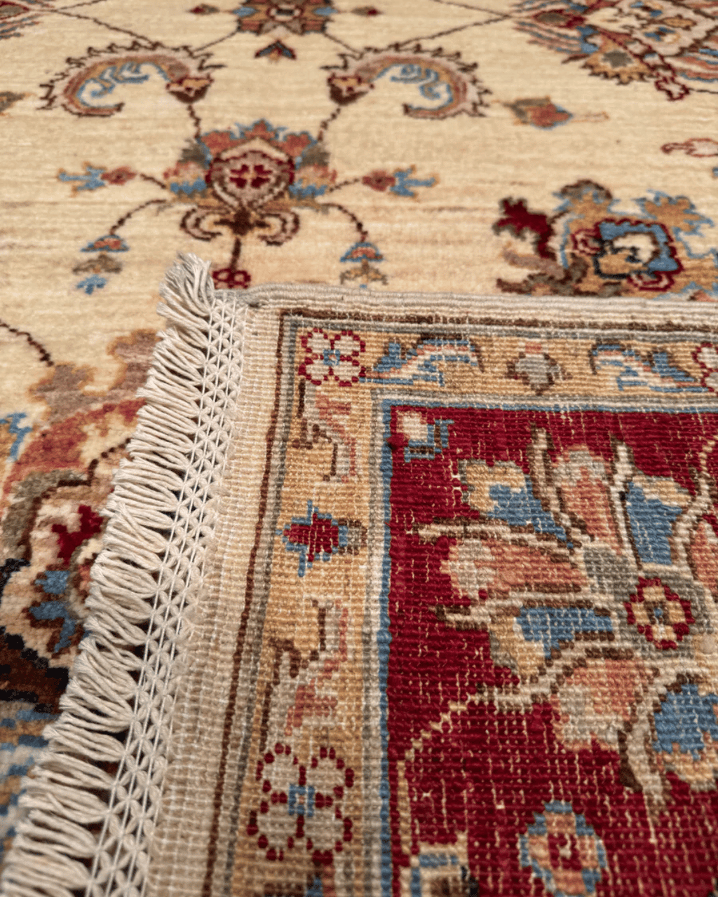 Ushak Hand-Knotted Wool Rug 5' x 7'