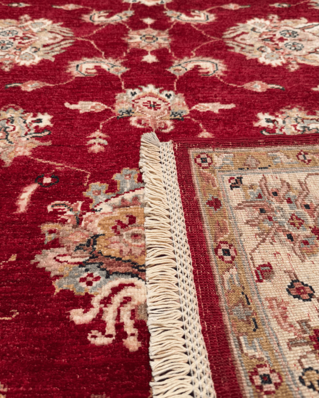 Ushak Hand-Knotted Wool Rug 4' x 6'