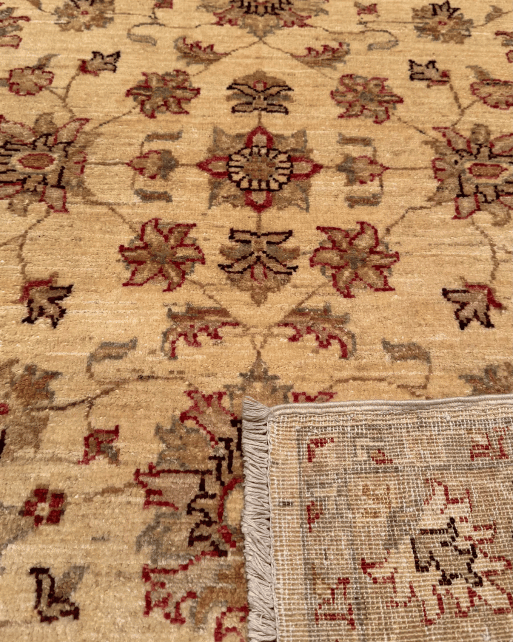 Ushak Hand-Knotted Wool Rug 3' x 5'