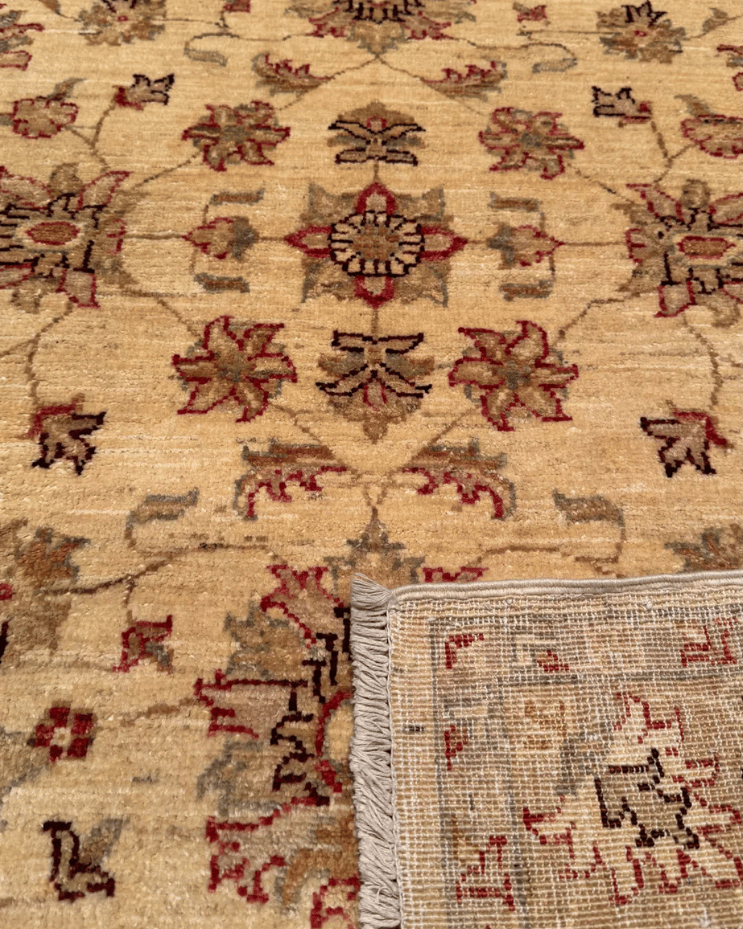 Ushak Hand-Knotted Wool Rug 3' x 5'