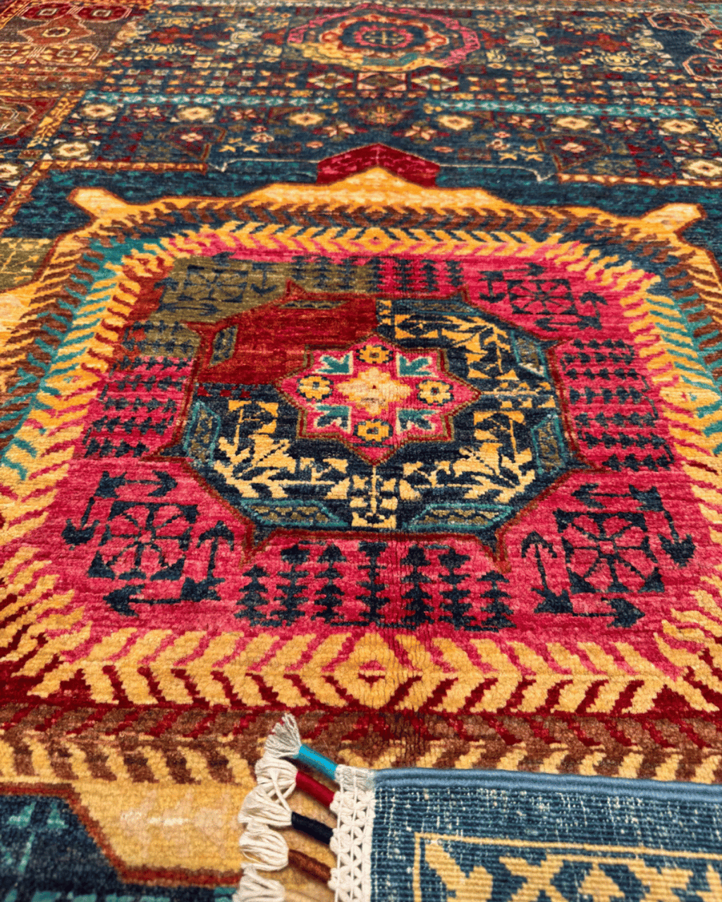 Mamluk Hand-Knotted Wool Rug 5' 7" x 7' 7"