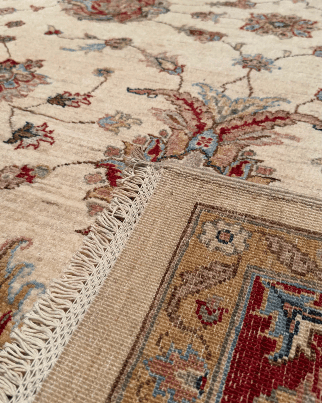 Ushak Hand-Knotted Wool Rug 7' x 10'