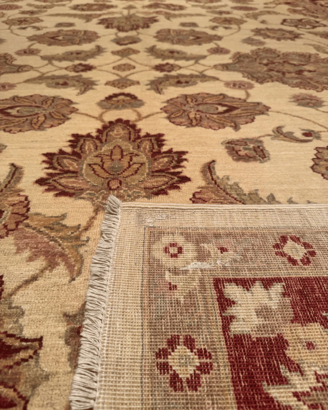 Ushak Hand-Knotted Wool Rug 8' x 11'