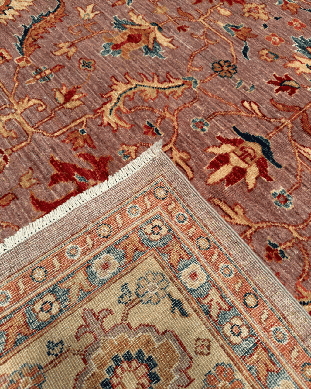 Ushak Hand-Knotted Wool Rug 7' x 10'