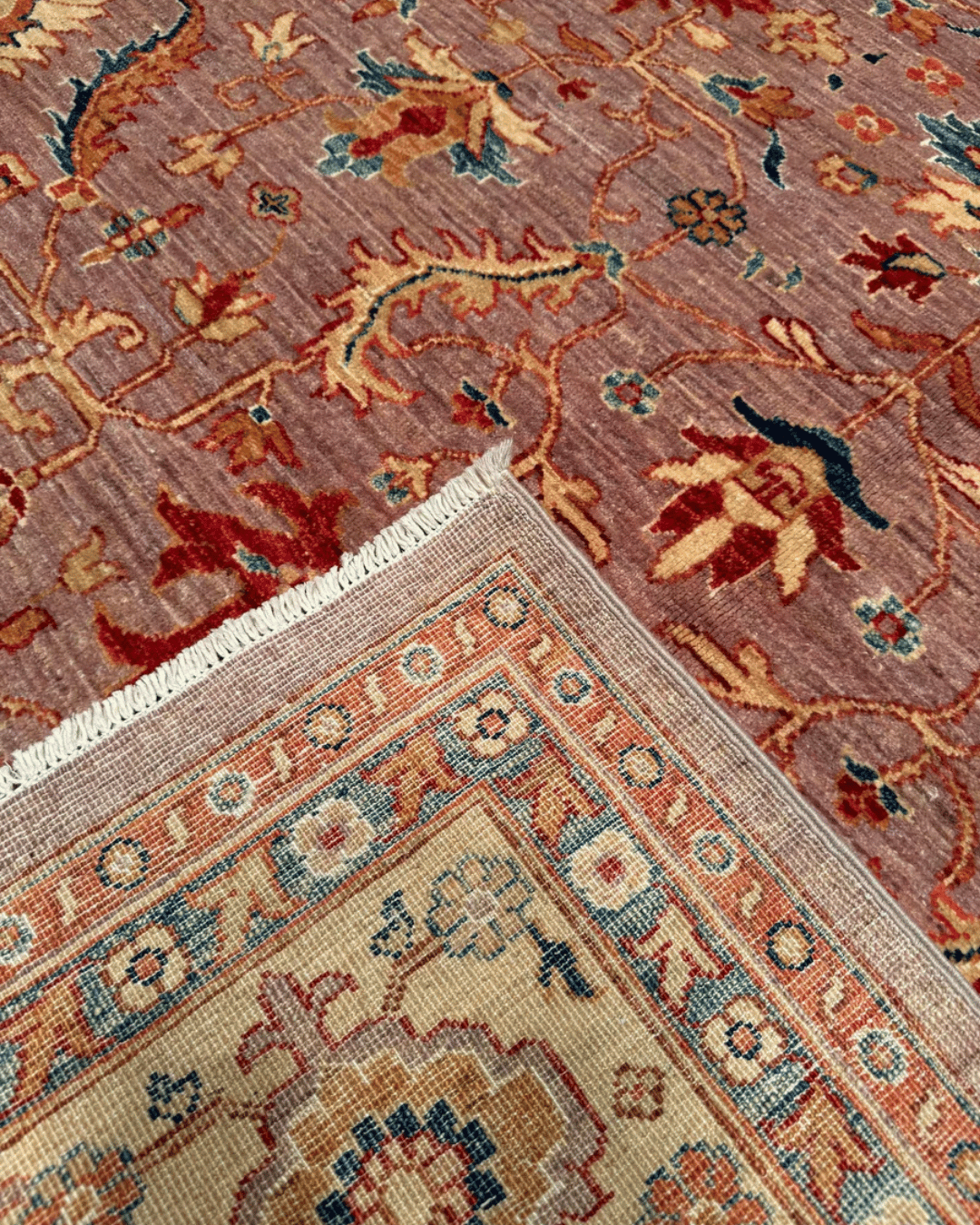 Ushak Hand-Knotted Wool Rug 7' x 10'