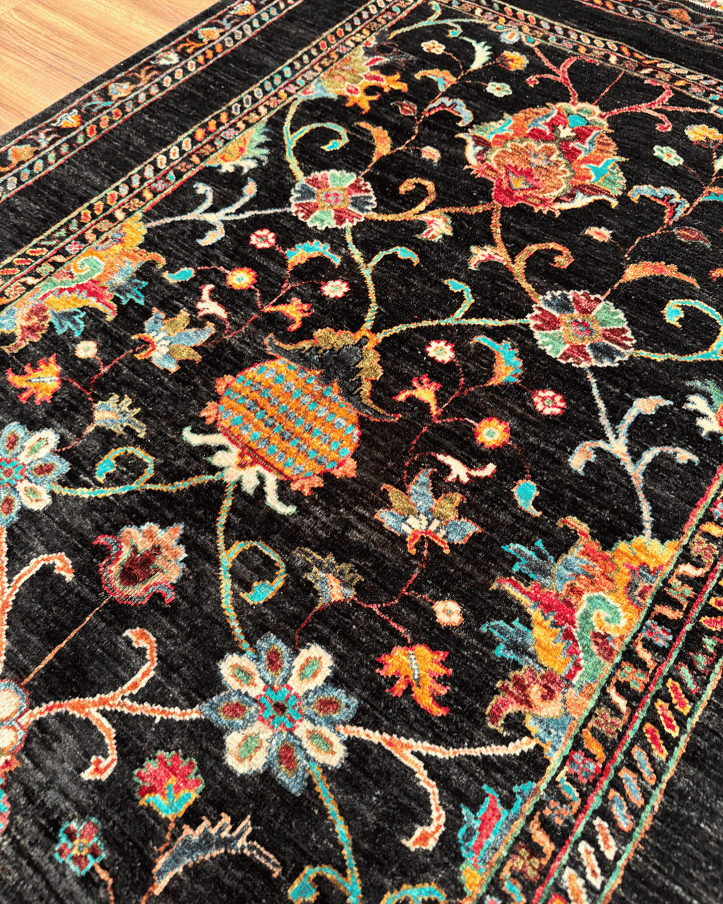 Sultani Hand-Knotted Wool Rug 4' x 6'