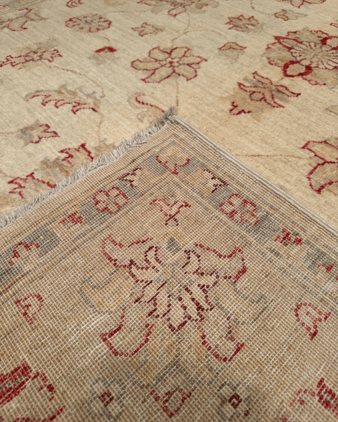 Ushak Hand-Knotted Wool Rug 6' x 8'