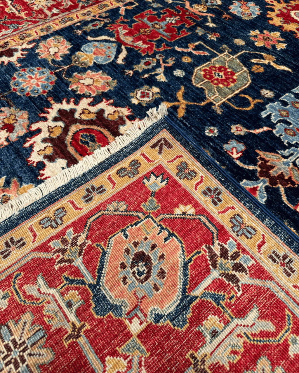 Ushak Hand-Knotted Wool Rug 7' x 9'