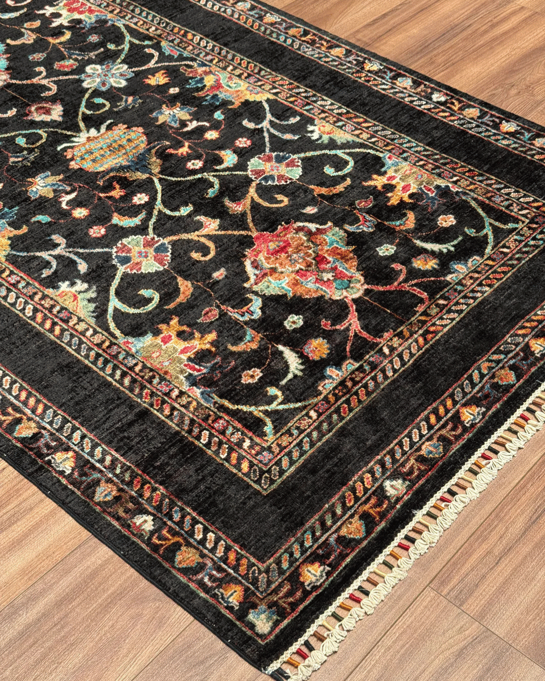 Sultani Hand-Knotted Wool Rug 4' x 6'