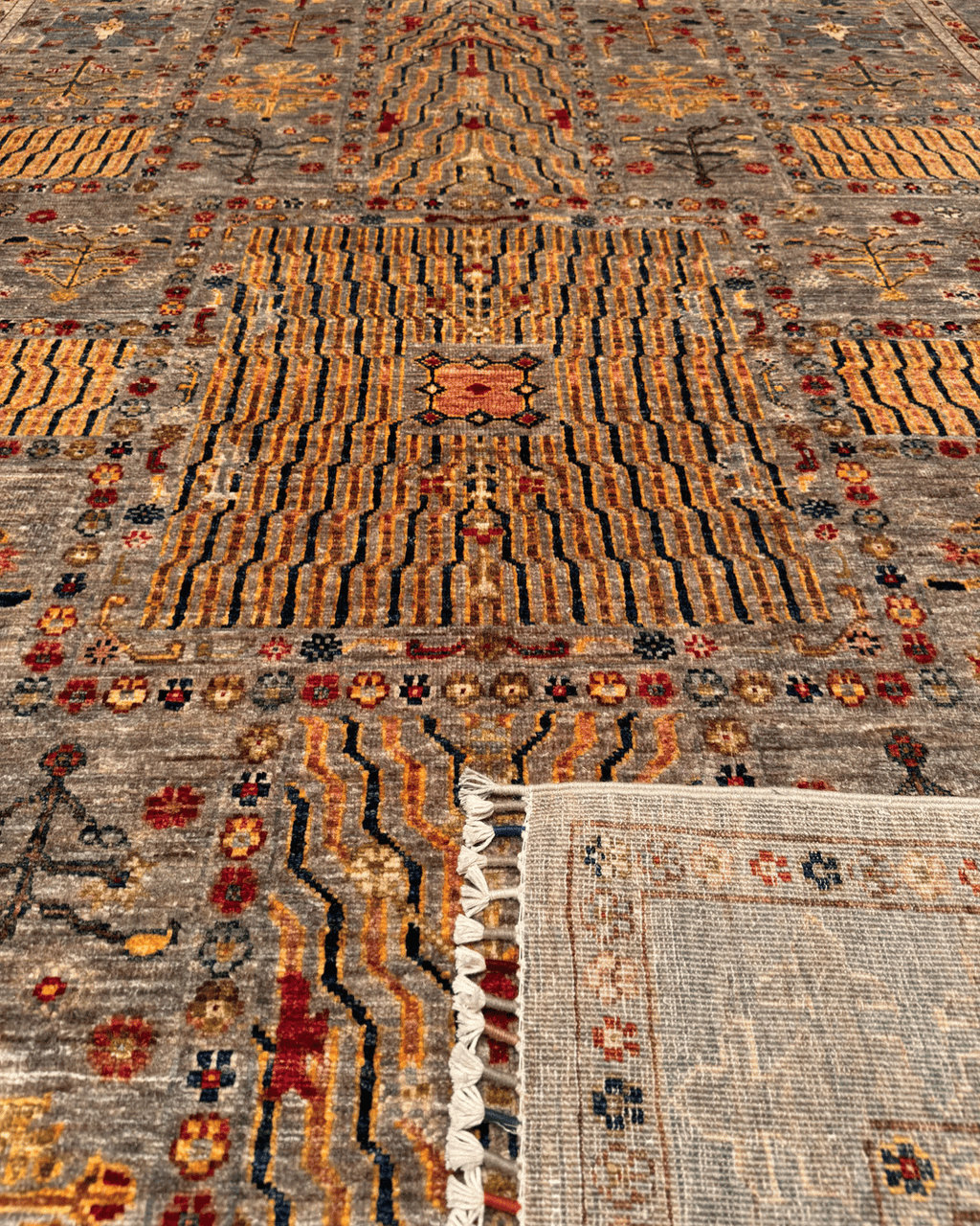 Veziri Hand-Knotted Wool Rug 5' 8" x 8' 2"