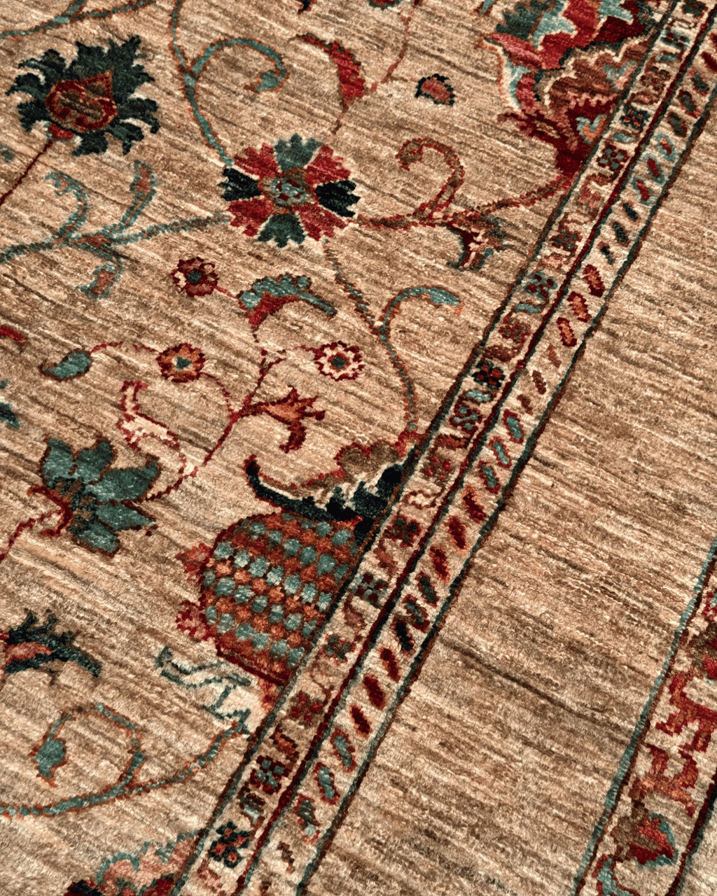 Sultani Hand-Knotted Wool Rug 4' 1" x 6' 2"