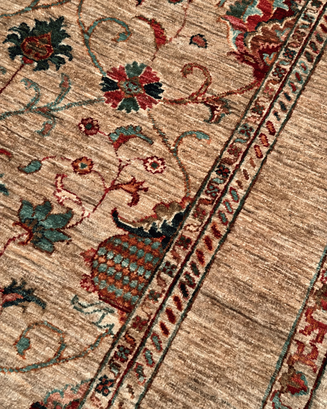 Sultani Hand-Knotted Wool Rug 4' 1" x 6' 2"