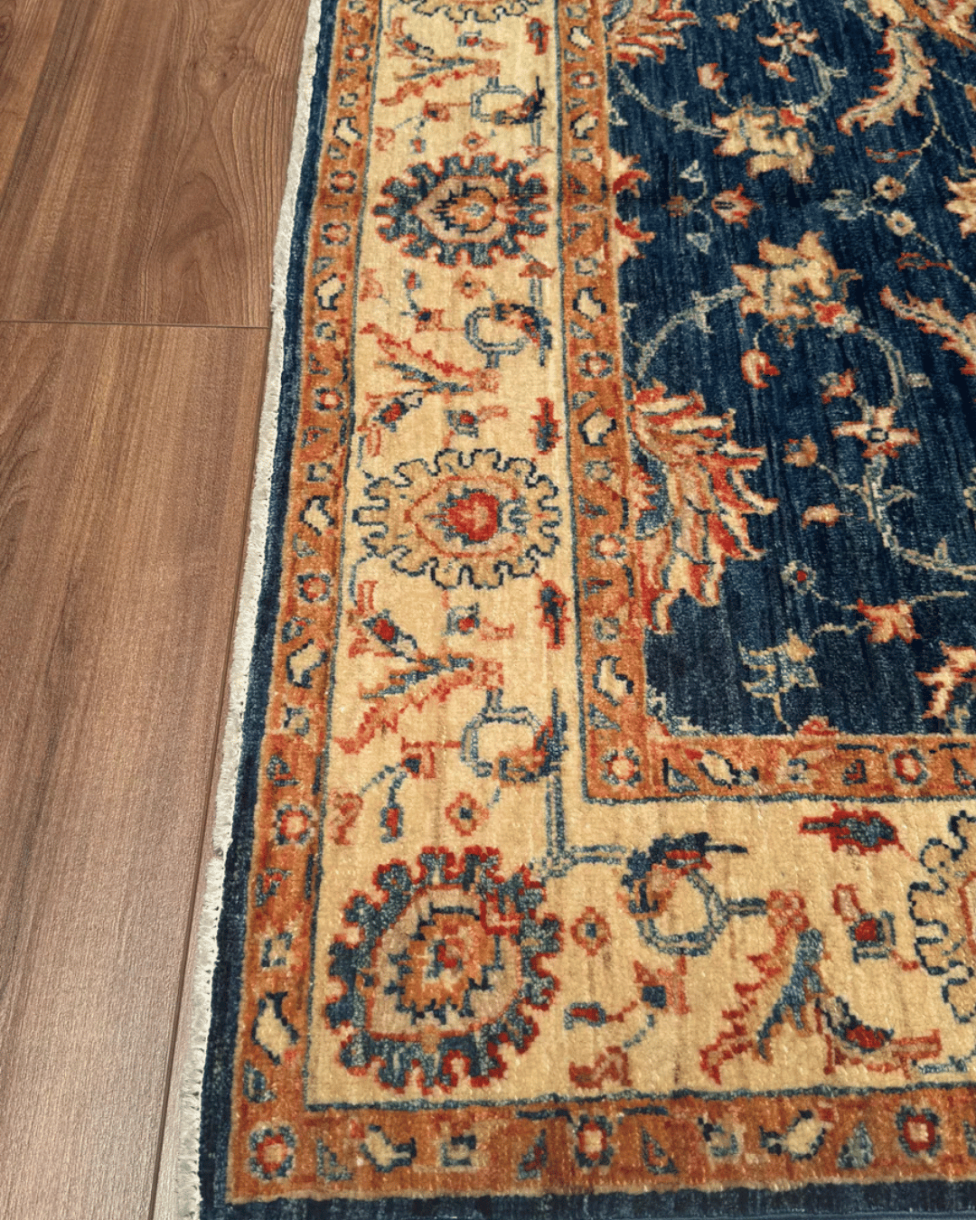 Ushak Hand-Knotted Wool Rug 4' x 6'