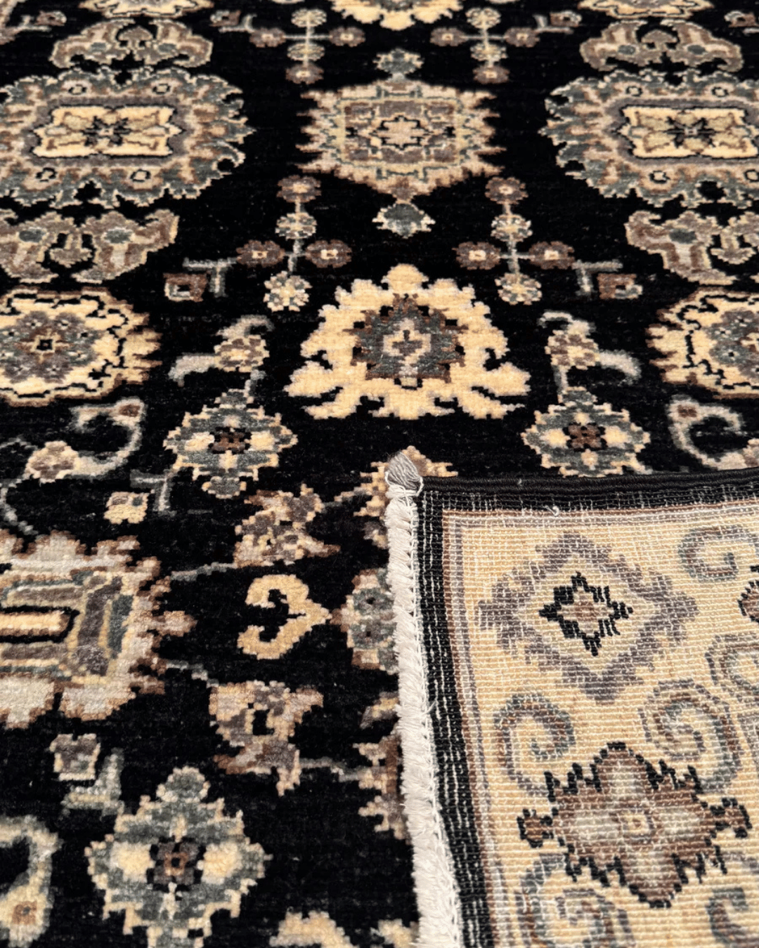 Ushak Hand-Knotted Wool Rug 3' x 5'